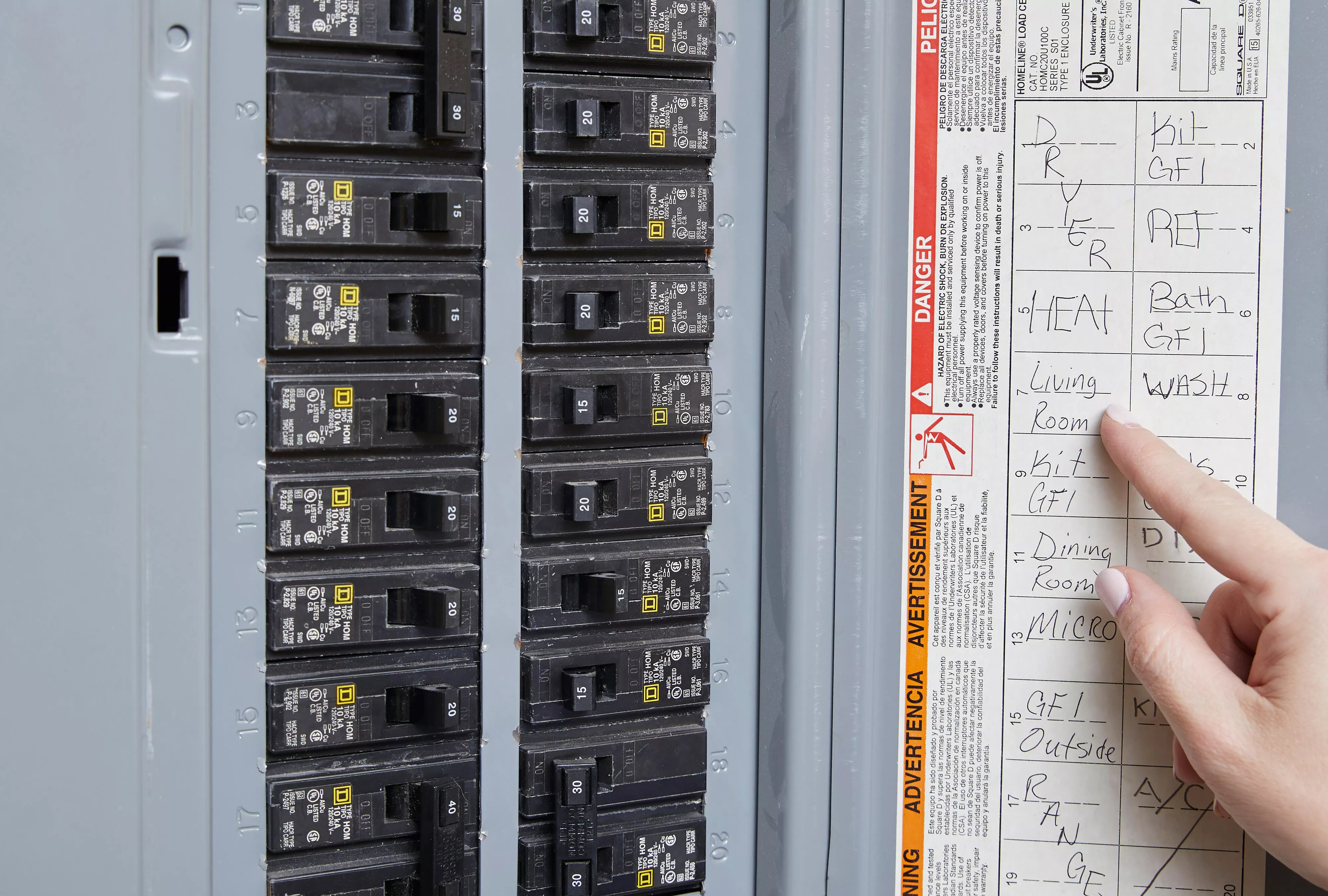 resetting circuit breaker 