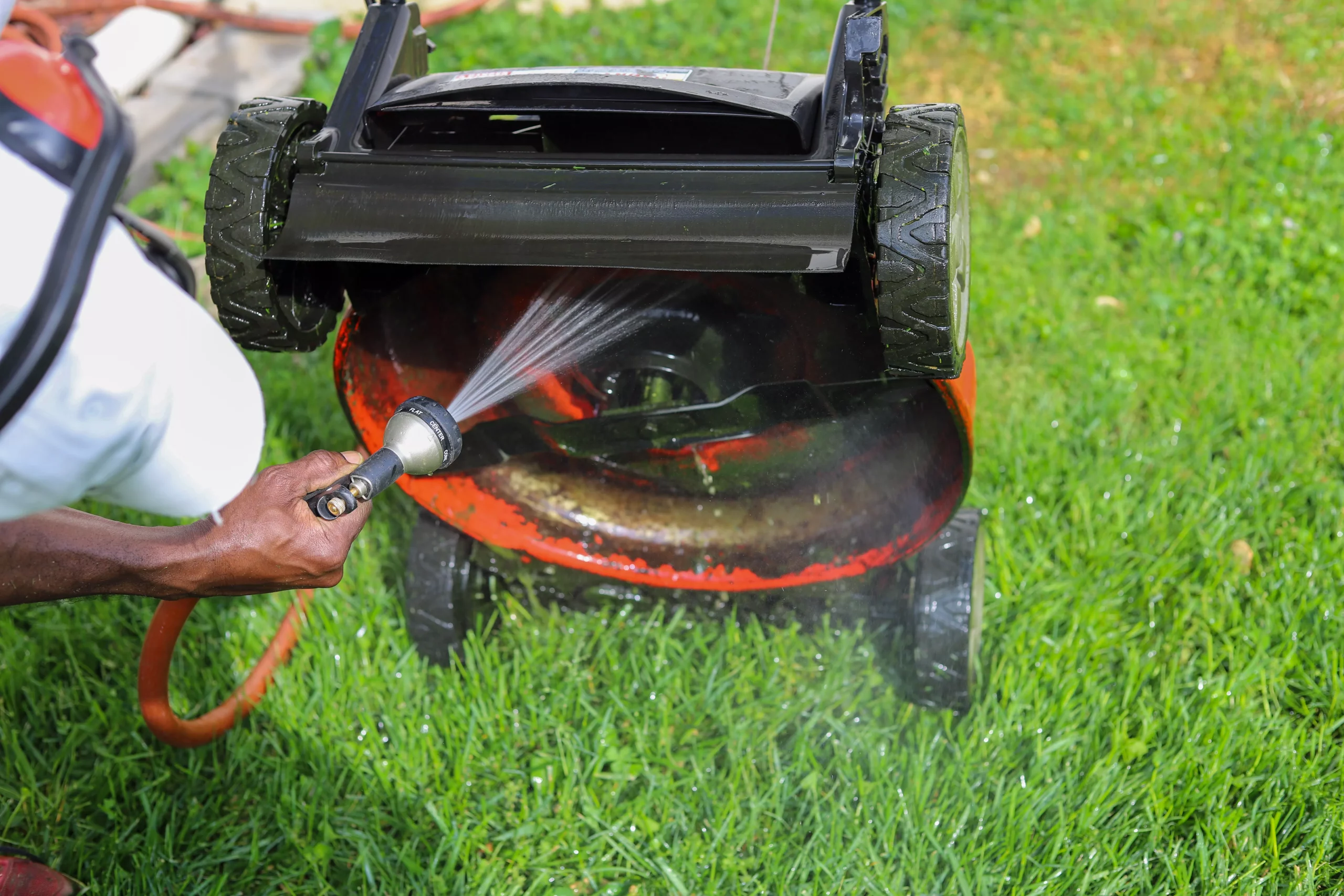 Do You Really Have to Clean Your Lawn Mower After Each Use? Here’s How to Do It