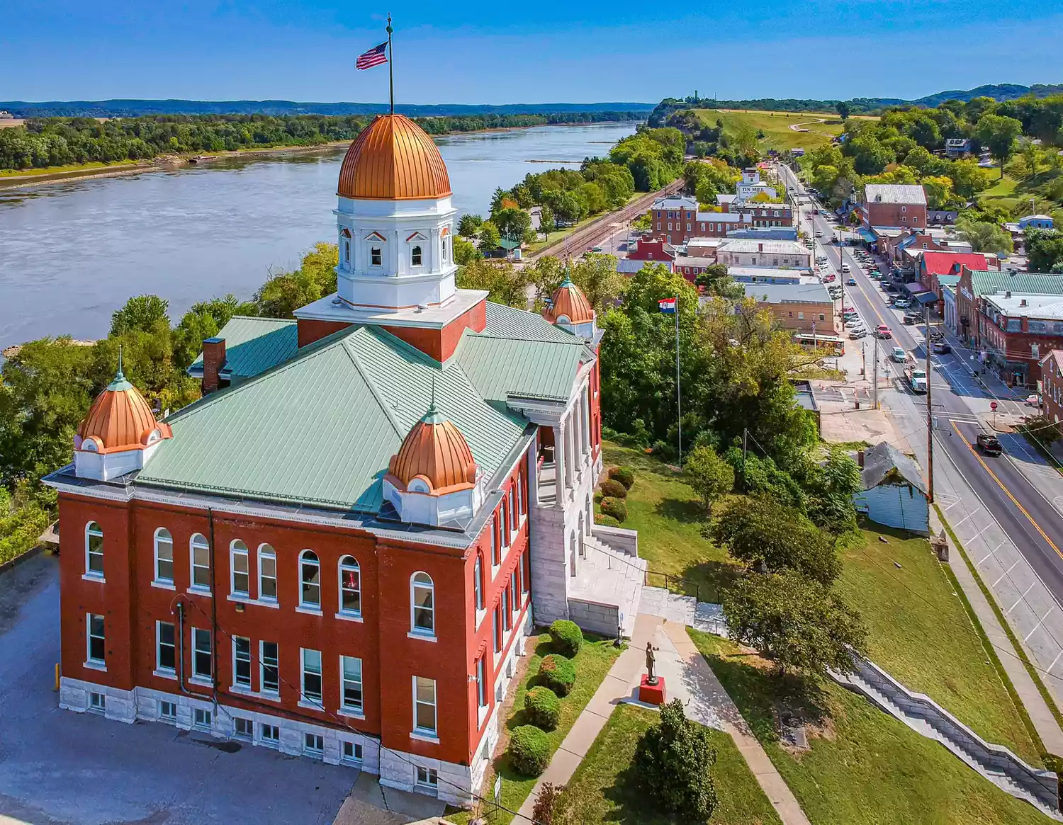 Best Small Town Getaways in Missouri