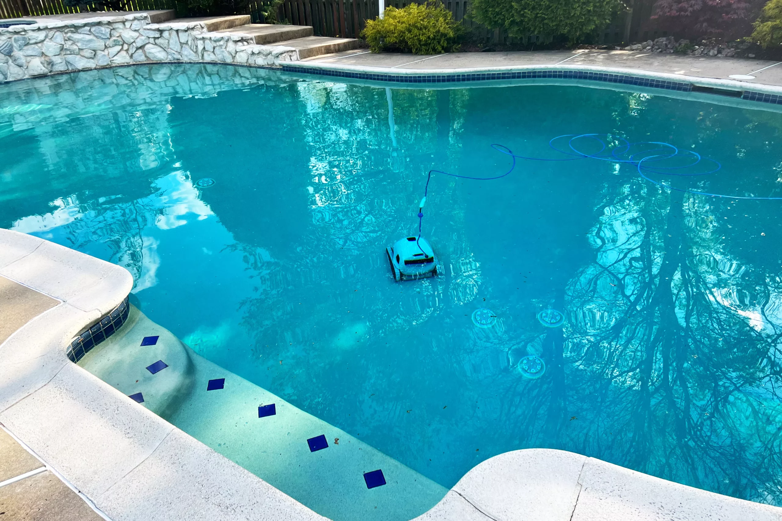 The Best Robotic Pool Cleaner We’ve Ever Tested Now Has a Similar Model That Costs $1,000 Less